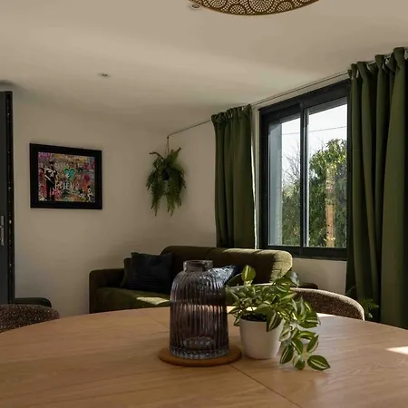 Nyaraló La Maison Chaplin, Modern For 4 People And Outdoor Area *